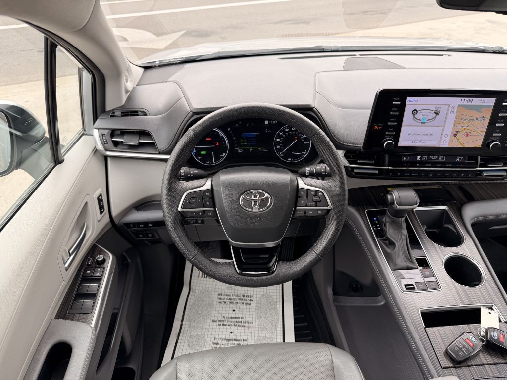 2023 Toyota Sienna Image 24