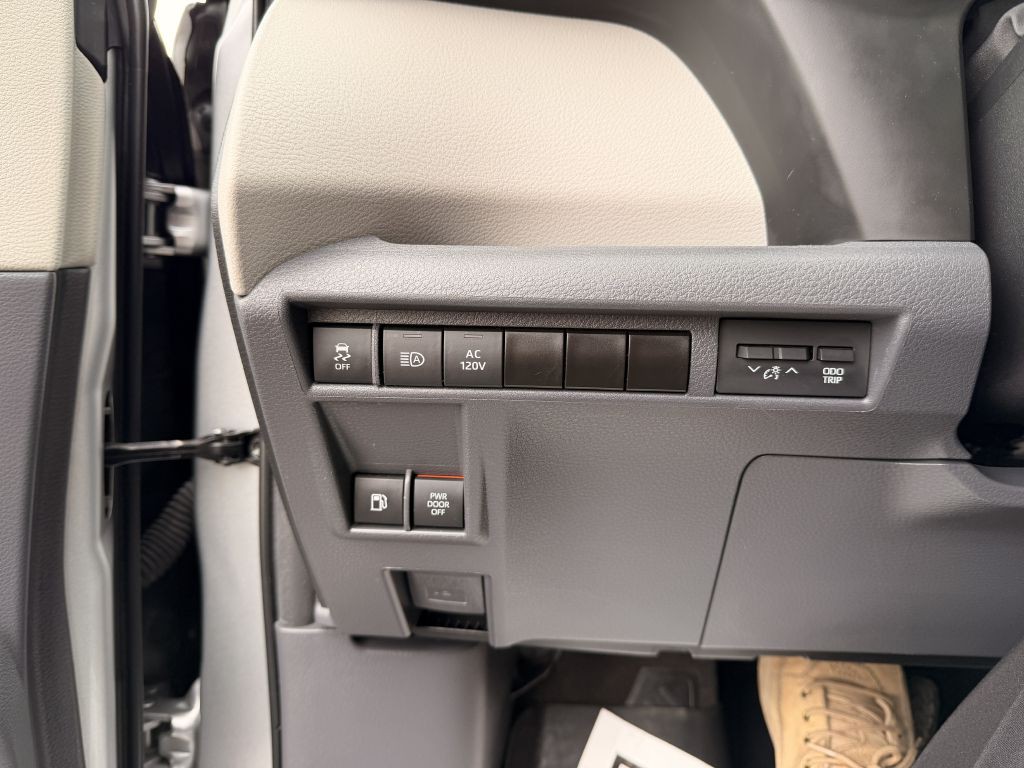 2023 Toyota Sienna Image 29