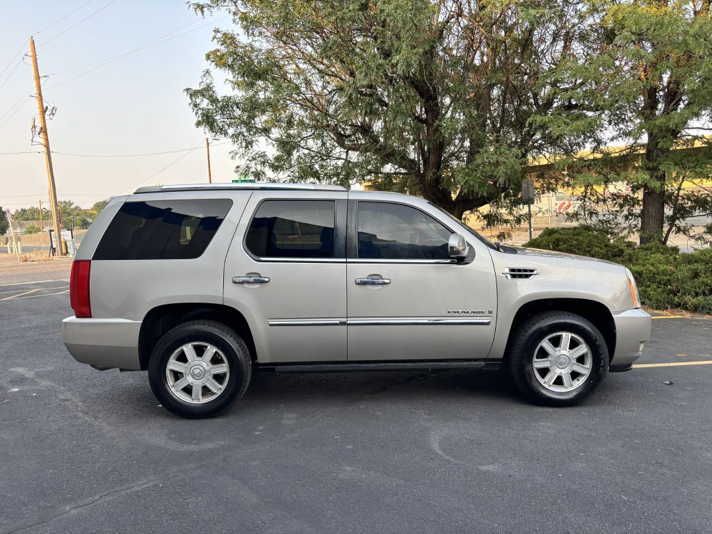 2008 Cadillac Escalade Image 8