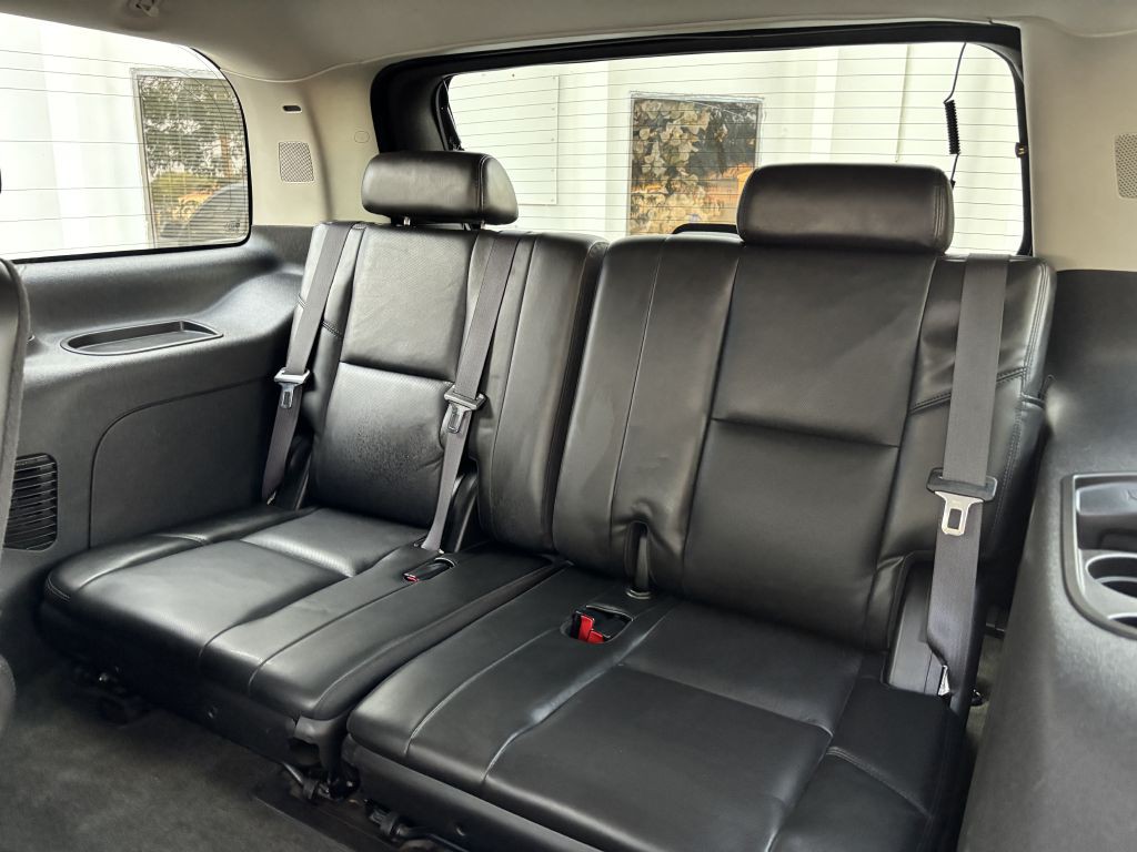 2008 Cadillac Escalade Image 17