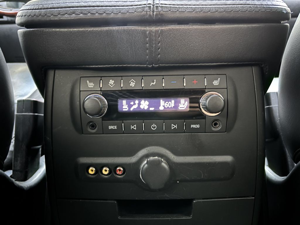 2008 Cadillac Escalade Image 18