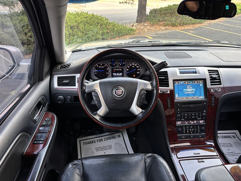 2008 Cadillac Escalade Image 23