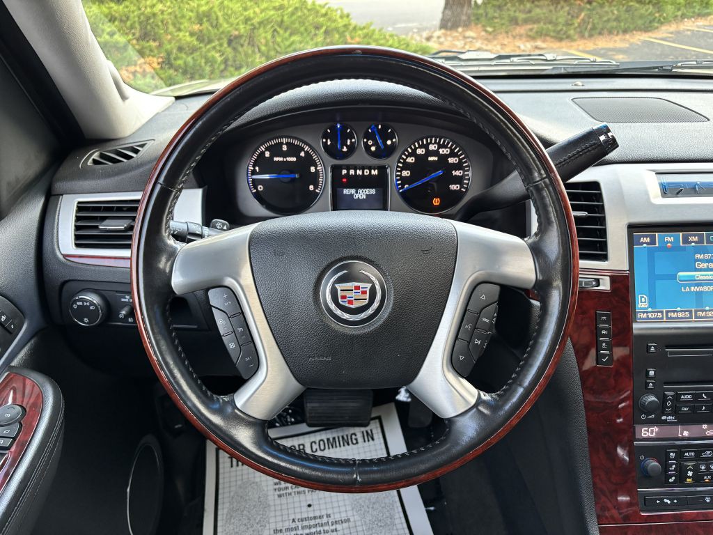 2008 Cadillac Escalade Image 24