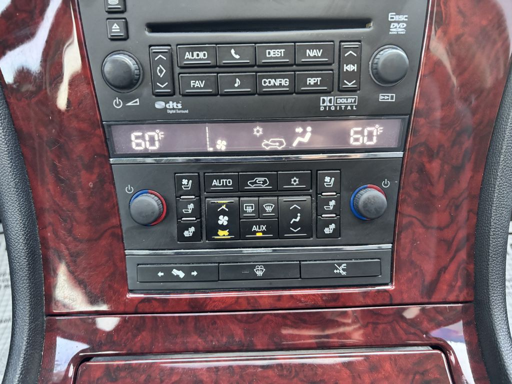 2008 Cadillac Escalade Image 26