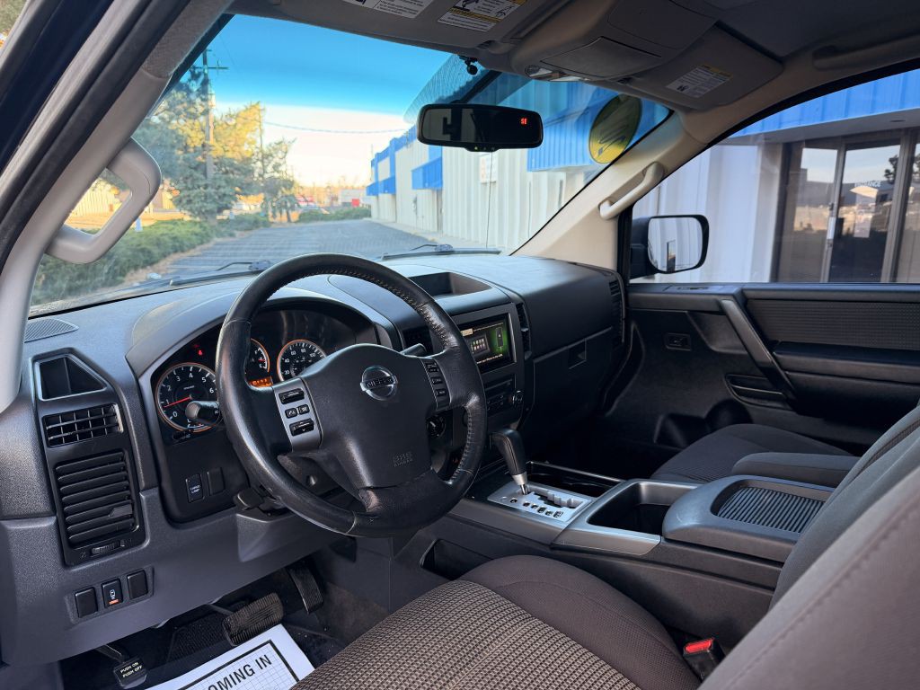 2012 Nissan Titan Image 11