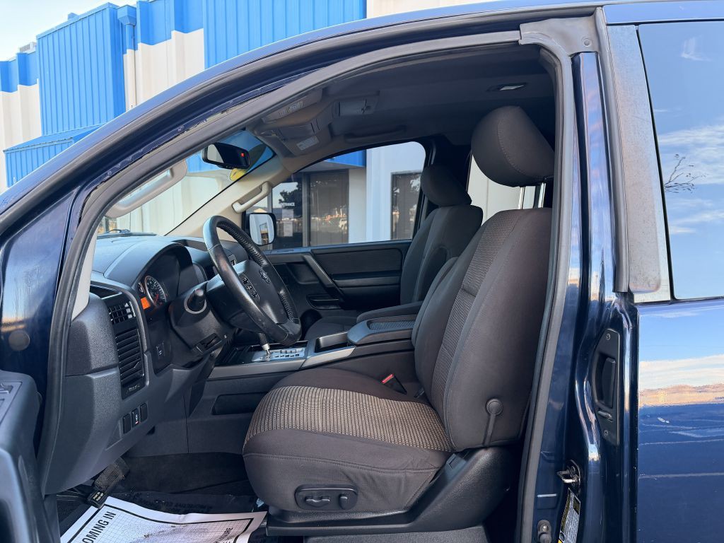 2012 Nissan Titan Image 12