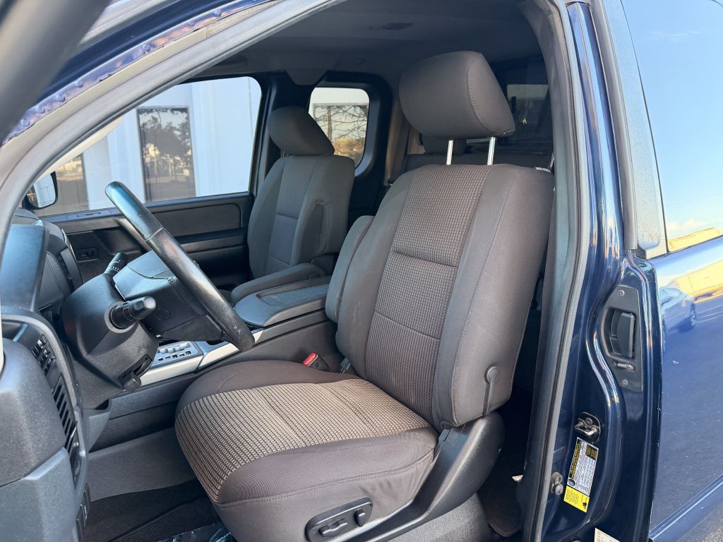2012 Nissan Titan Image 13