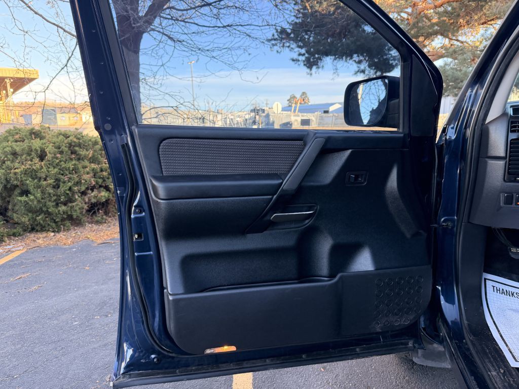 2012 Nissan Titan Image 15