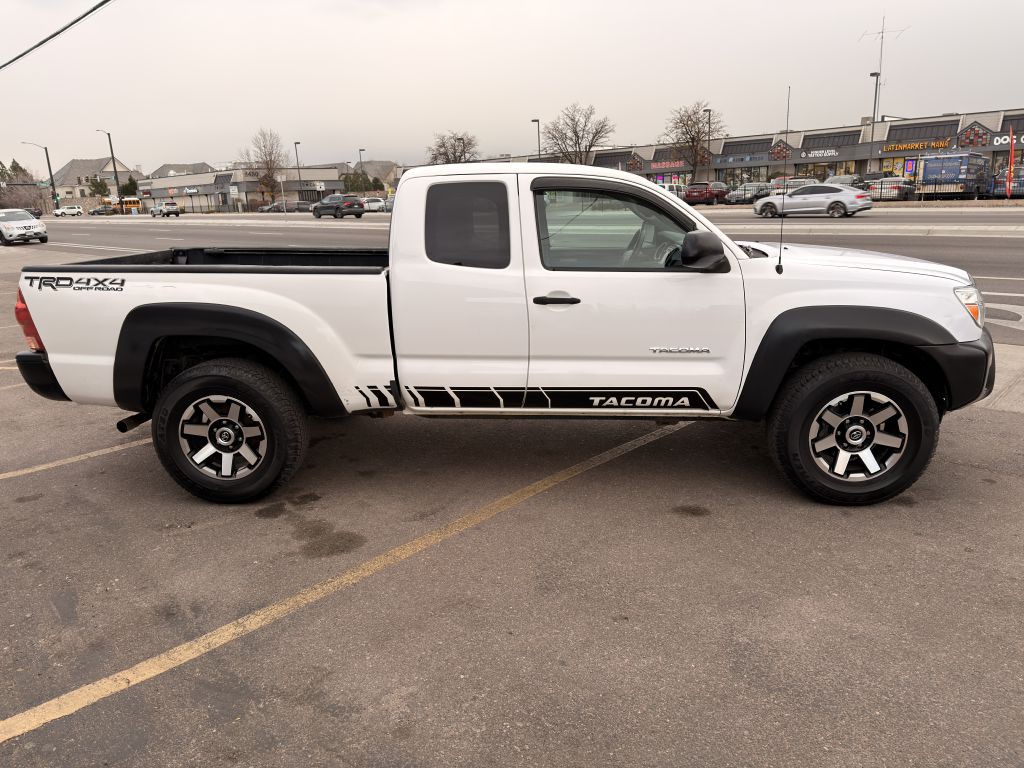 2015 Toyota Tacoma Image 8