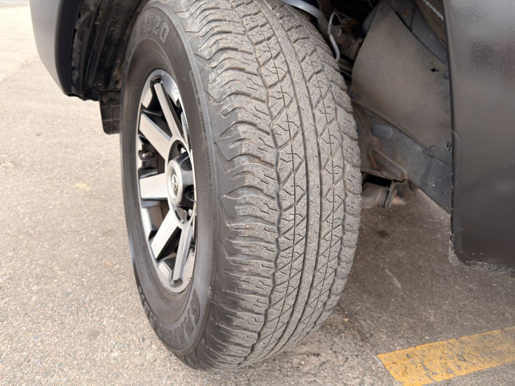 2015 Toyota Tacoma Image 27