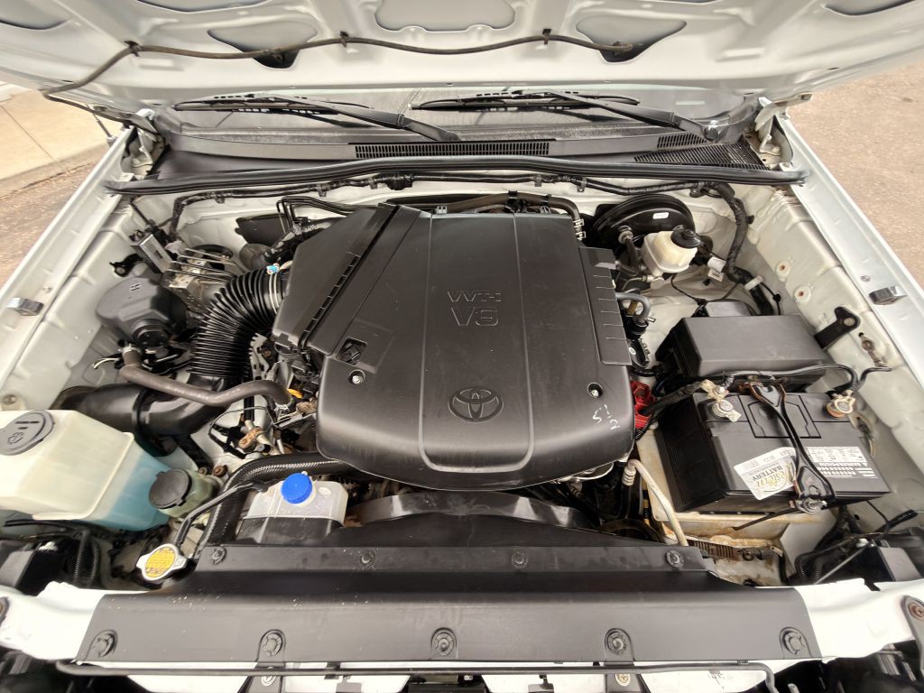 2015 Toyota Tacoma Image 29