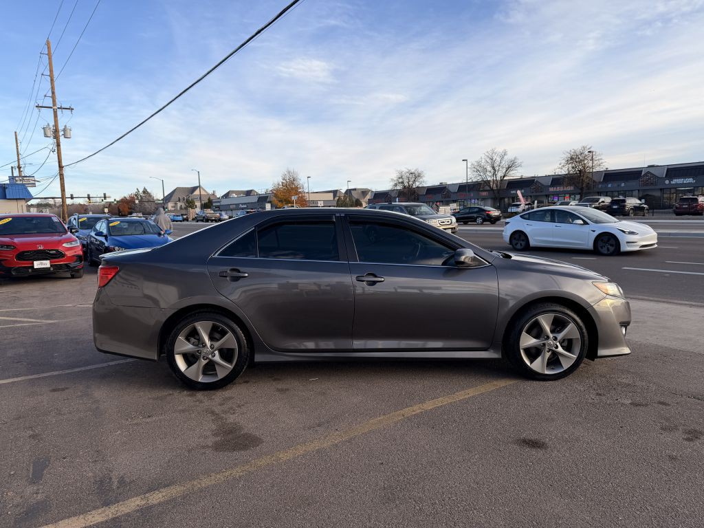 2014 Toyota Camry Image 8