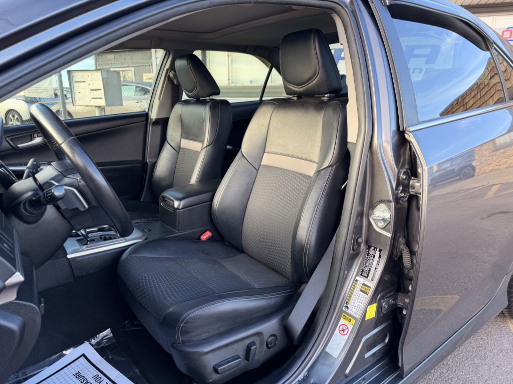 2014 Toyota Camry Image 13