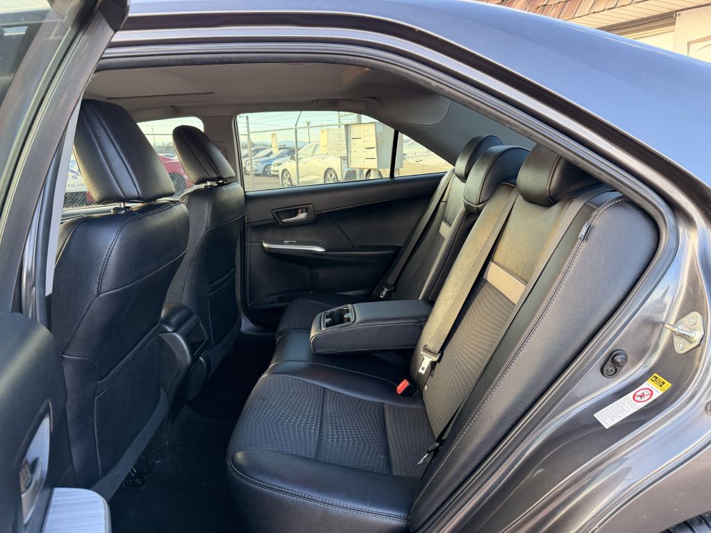 2014 Toyota Camry Image 16
