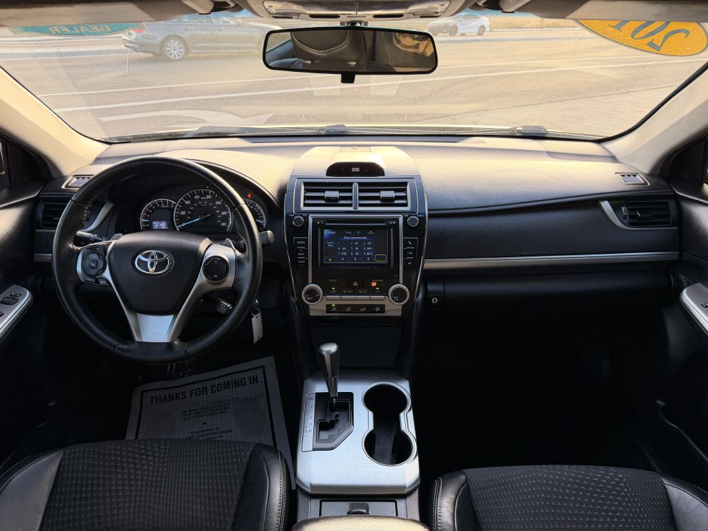 2014 Toyota Camry Image 17