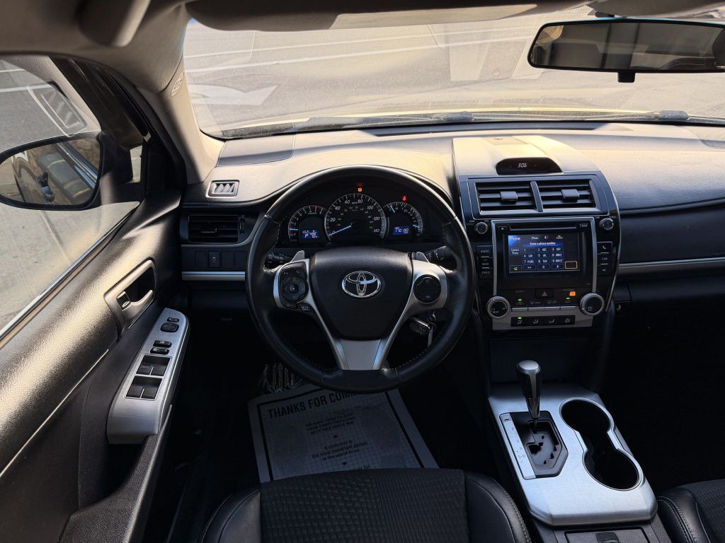 2014 Toyota Camry Image 20