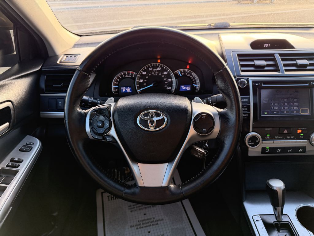 2014 Toyota Camry Image 21