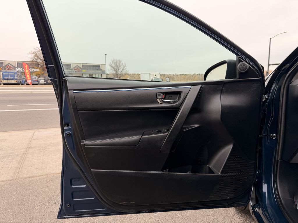 2017 Toyota Corolla Image 14