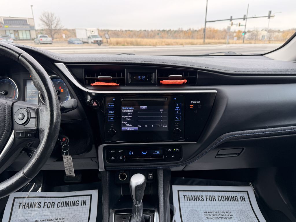 2017 Toyota Corolla Image 17