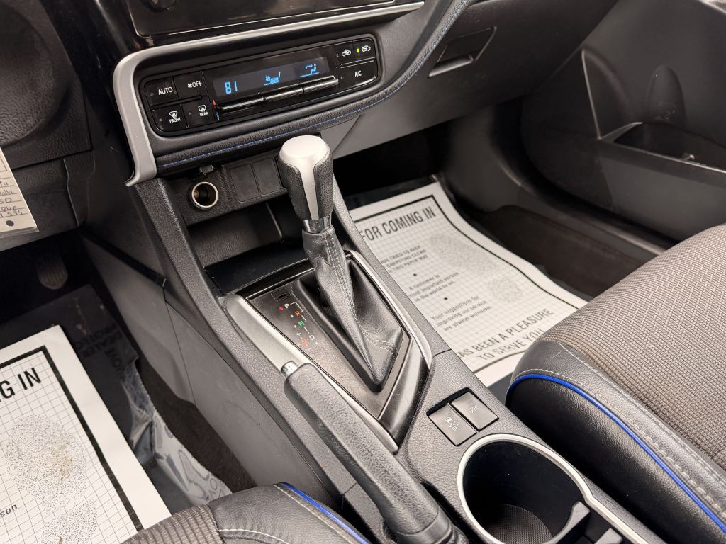 2017 Toyota Corolla Image 18