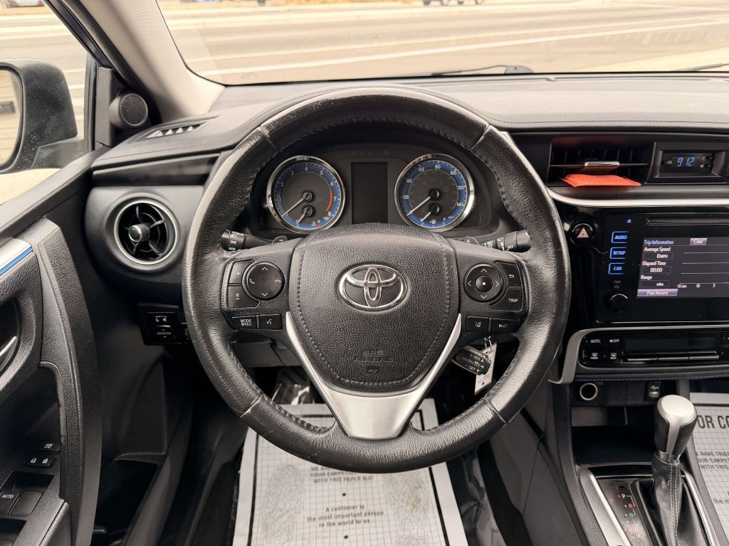 2017 Toyota Corolla Image 20