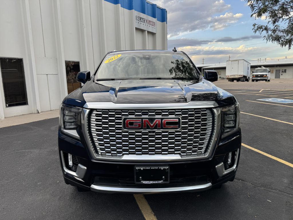 2022 GMC Yukon Image 2