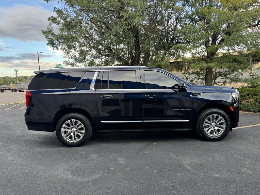 2022 GMC Yukon Image 8