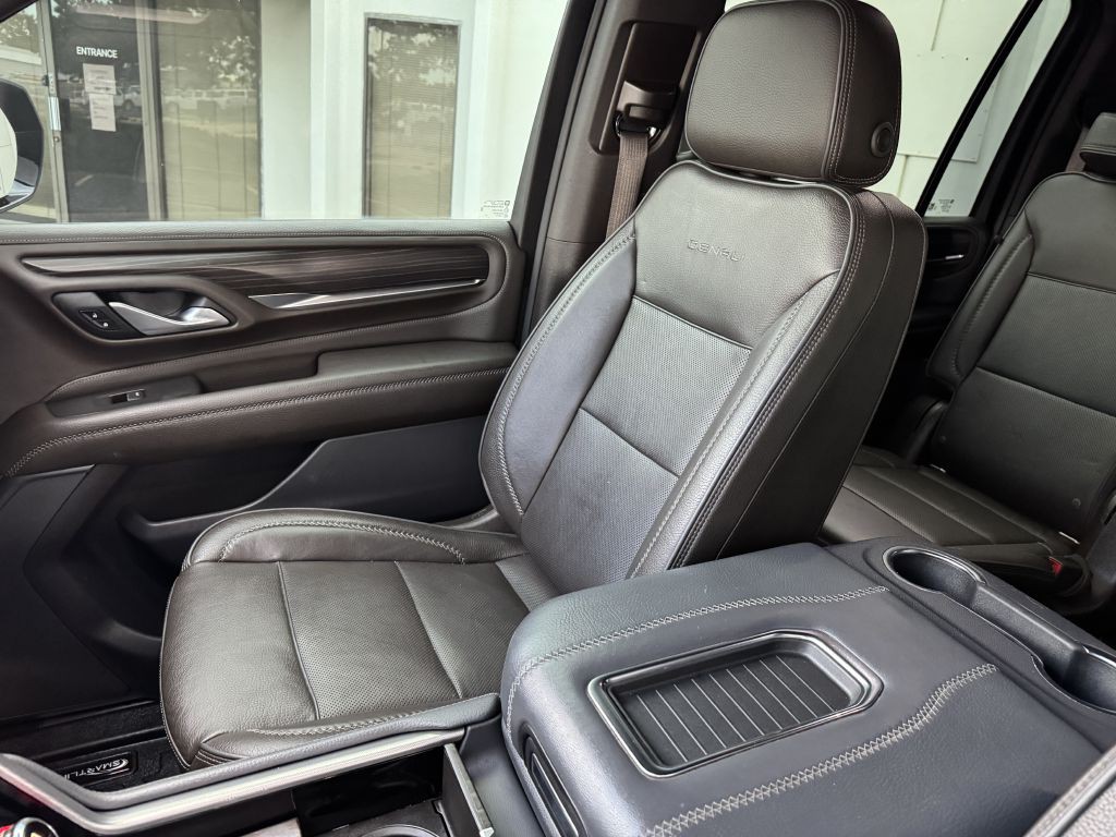 2022 GMC Yukon Image 13