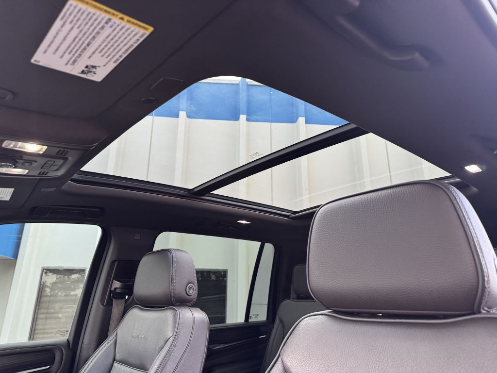 2022 GMC Yukon Image 18