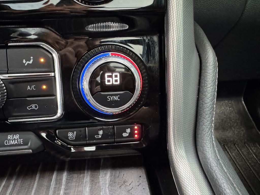 2022 GMC Yukon Image 27