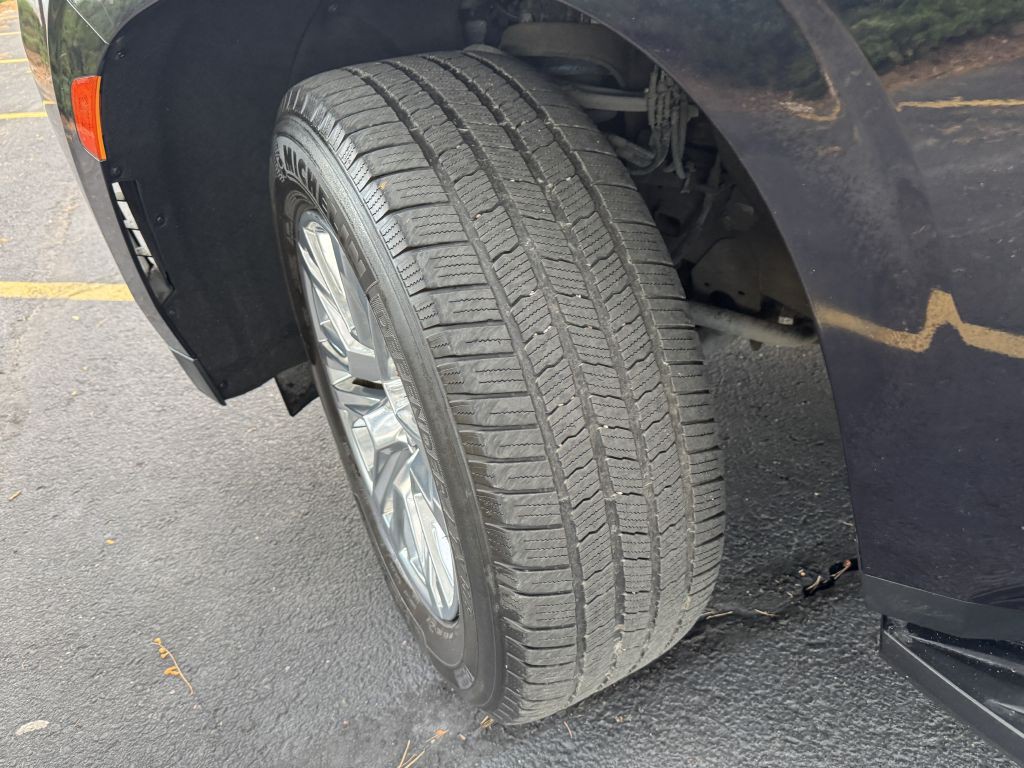 2022 GMC Yukon Image 36