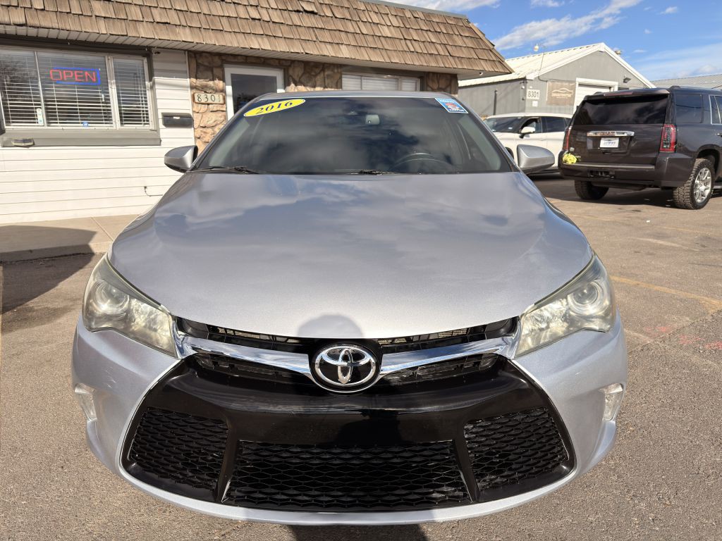2016 Toyota Camry Image 2