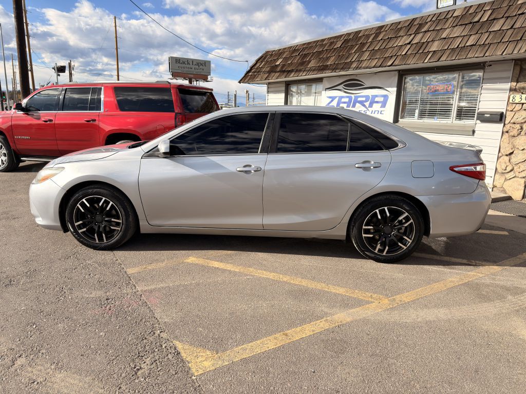 2016 Toyota Camry Image 4