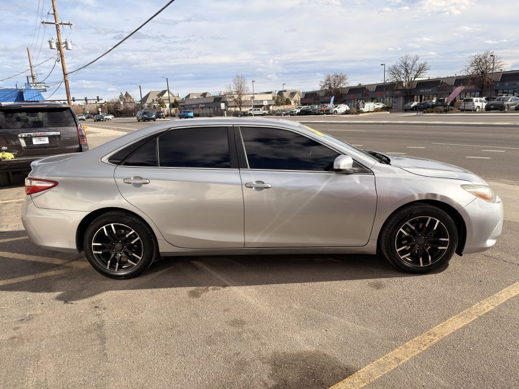 2016 Toyota Camry Image 8