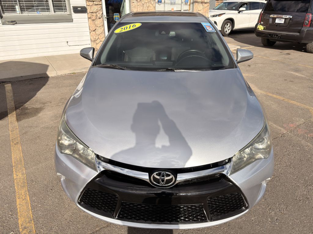 2016 Toyota Camry Image 10