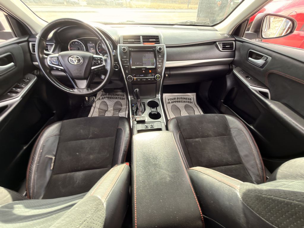 2016 Toyota Camry Image 12