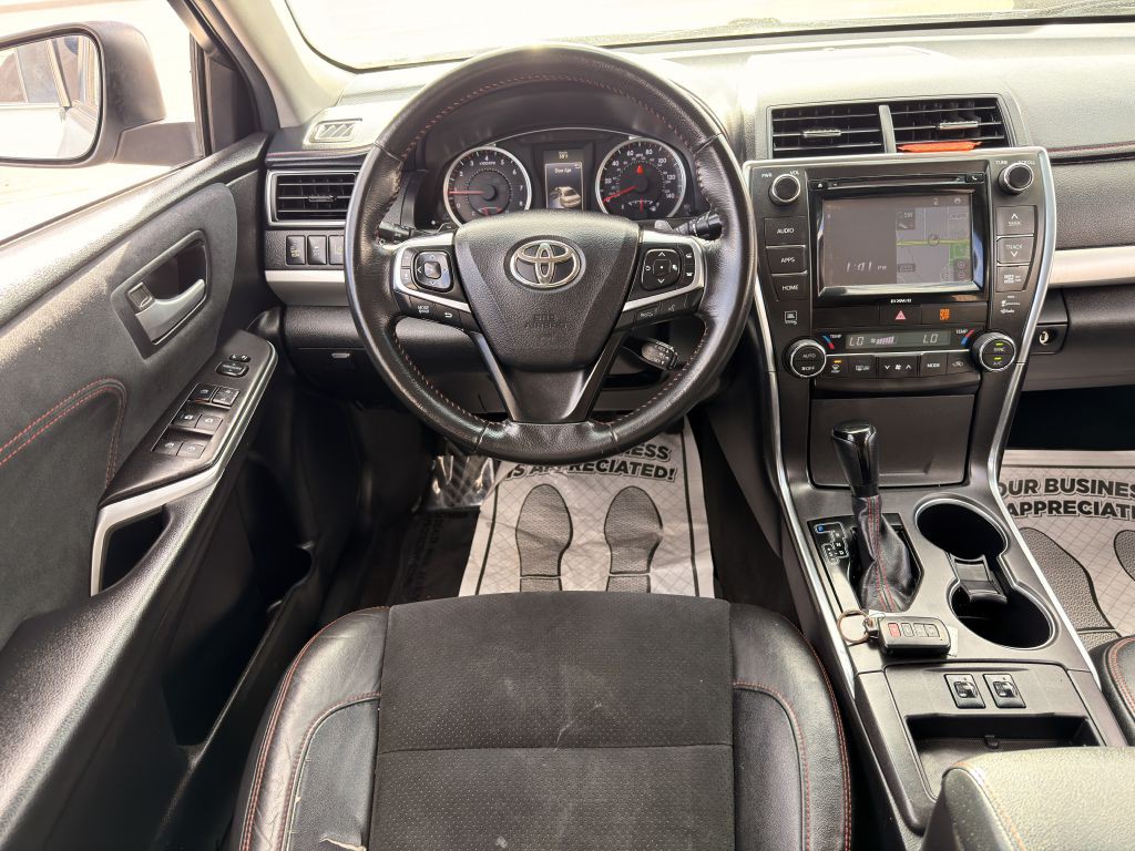 2016 Toyota Camry Image 13