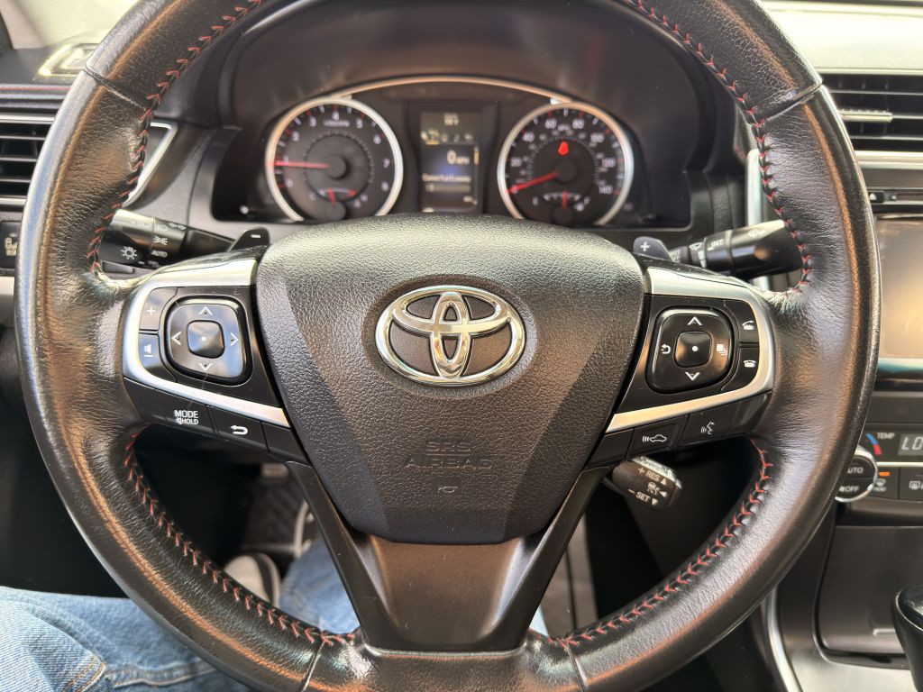 2016 Toyota Camry Image 20