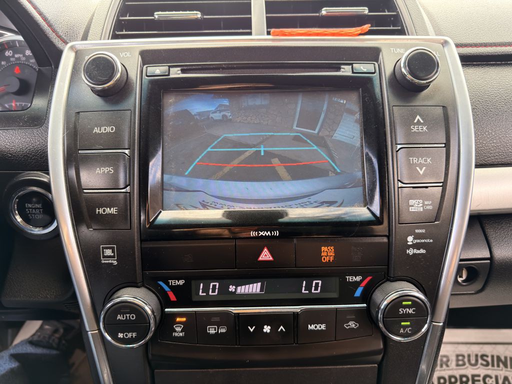 2016 Toyota Camry Image 23