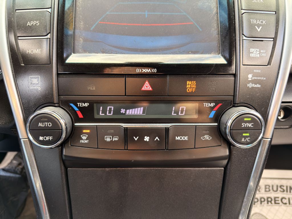 2016 Toyota Camry Image 24