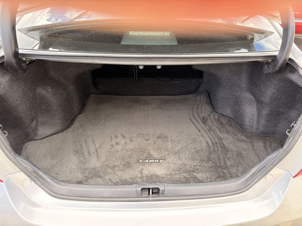 2016 Toyota Camry Image 26