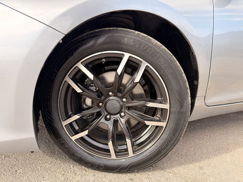 2016 Toyota Camry Image 28