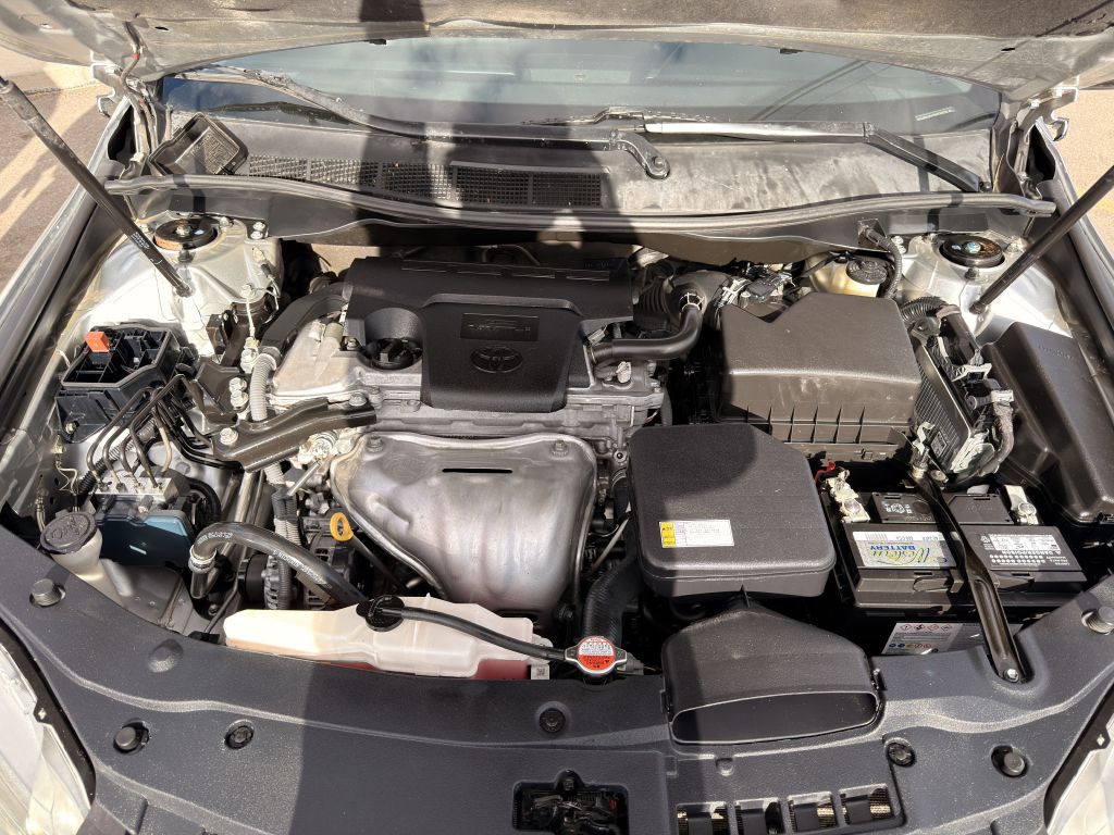2016 Toyota Camry Image 29
