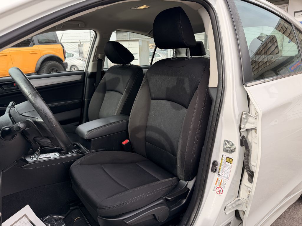 2017 Subaru Legacy Image 13