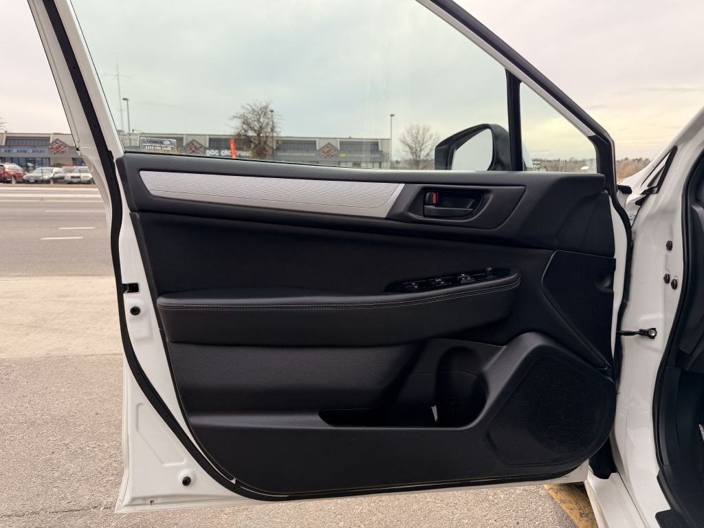 2017 Subaru Legacy Image 15