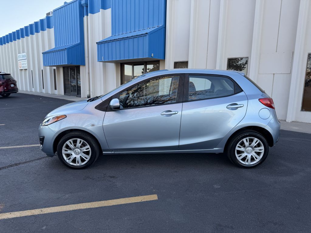 2013 Mazda Mazda2 Image 4