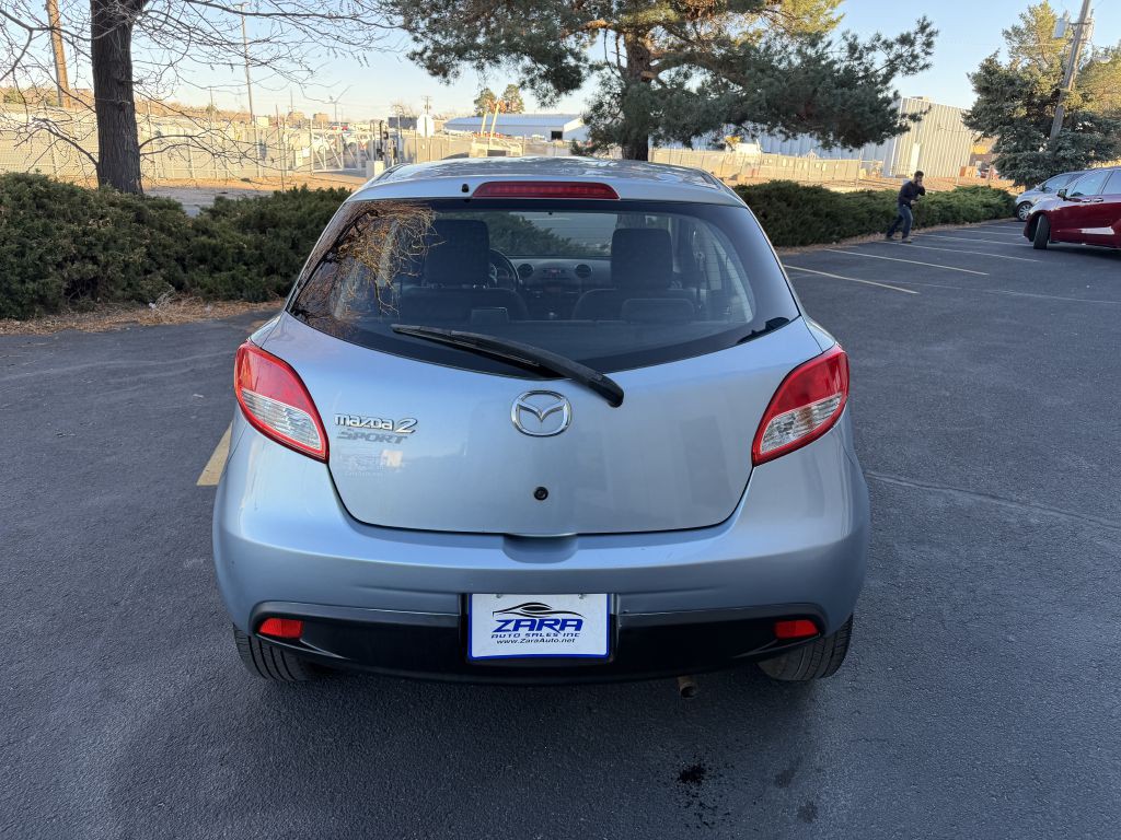 2013 Mazda Mazda2 Image 6