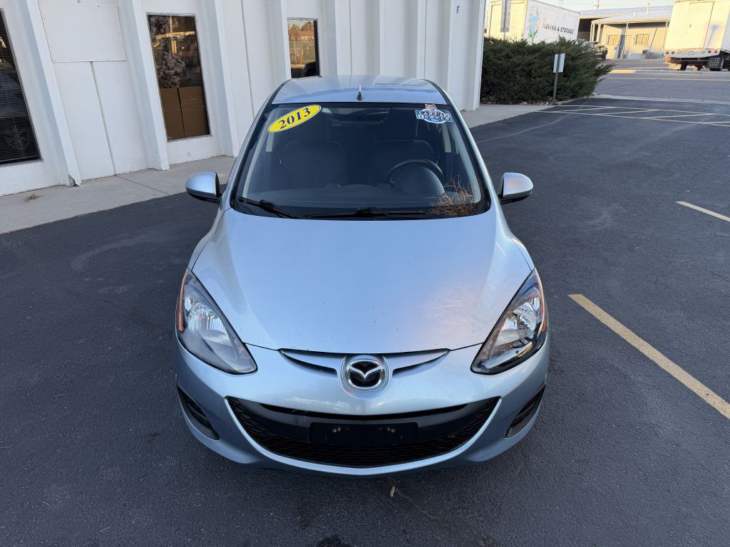 2013 Mazda Mazda2 Image 10
