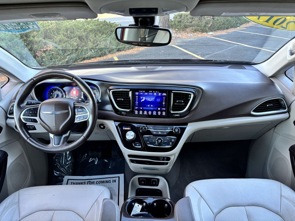 2017 Chrysler Pacifica Image 21
