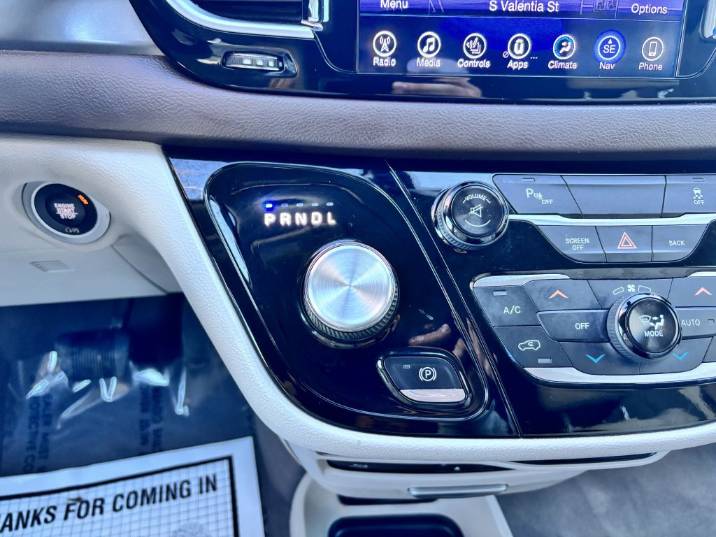 2017 Chrysler Pacifica Image 23